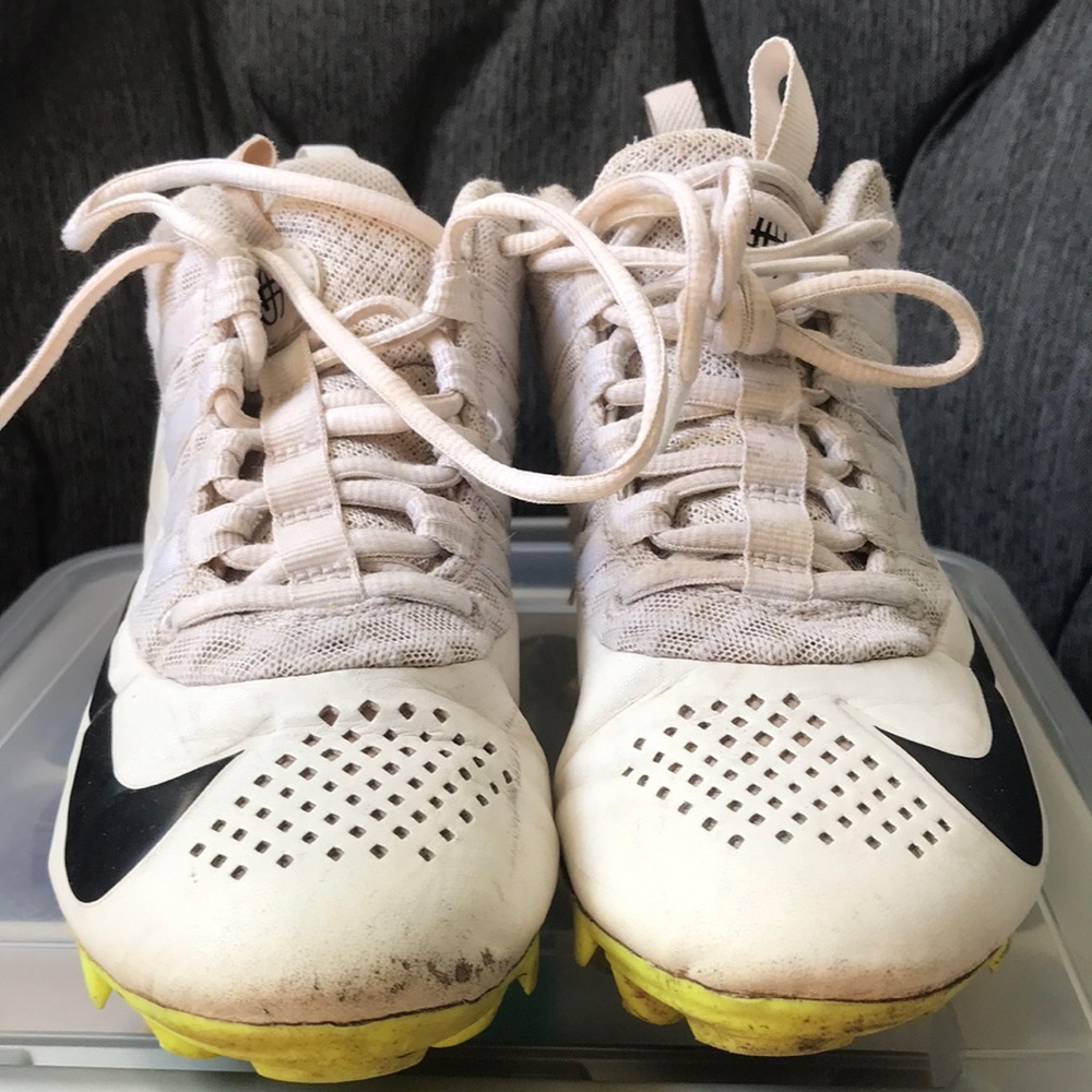 Nike Youth Baseball Cleats Size 4